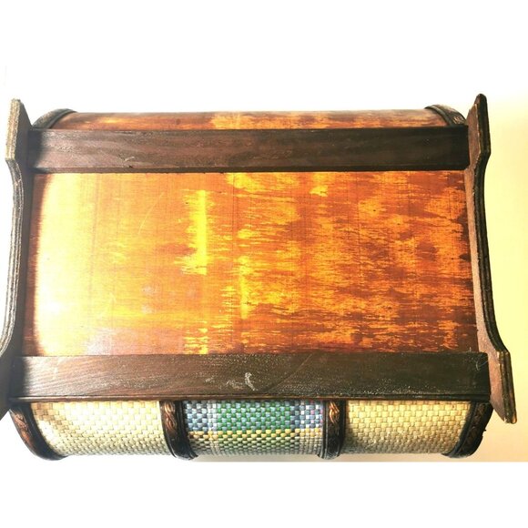 Storage Chest / Display Chest Vintage Wicker Clasp Closure - Picture 13 of 13